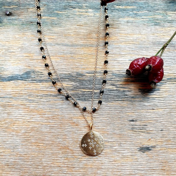 Hanka IN ilgas kaklo papuošalas su juoda špinele ir cirkoniu